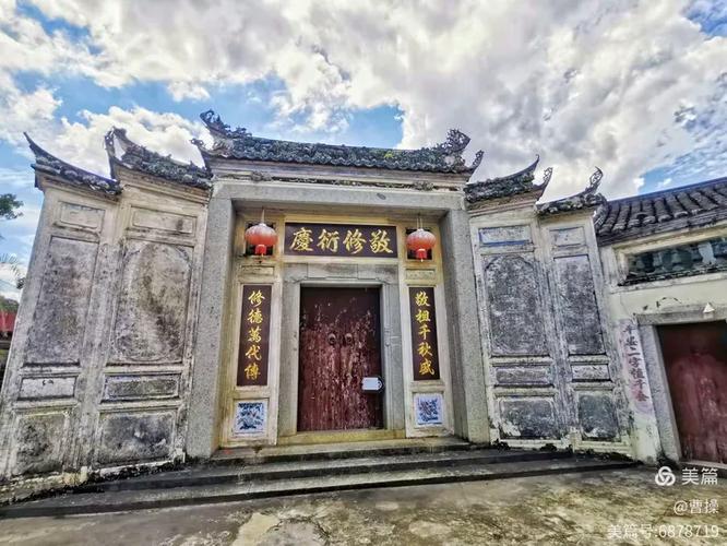 走进梅州大埔县百侯镇如同进入了一座巨大的客家民俗建筑漫步其中一幅